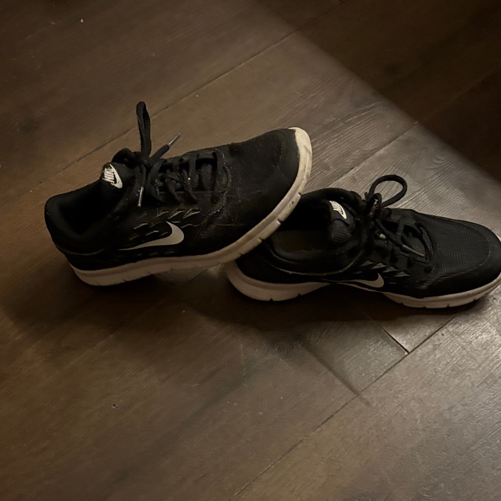 Nike Black and White Running Shoes